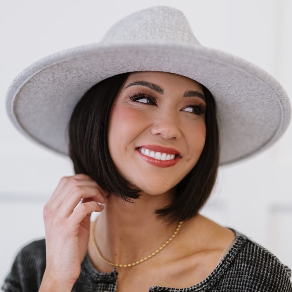Light Gray Wide Brim Fedora Hat - Picture 4 of 8